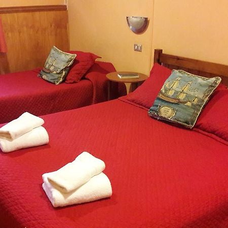 Hostal Victoria Punta Arenas Esterno foto